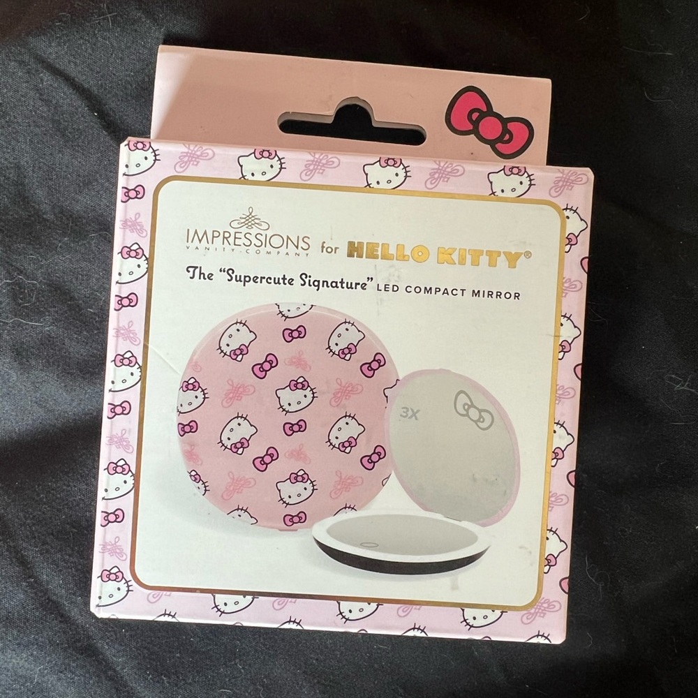 Hello Kitty LED Compact Mirror